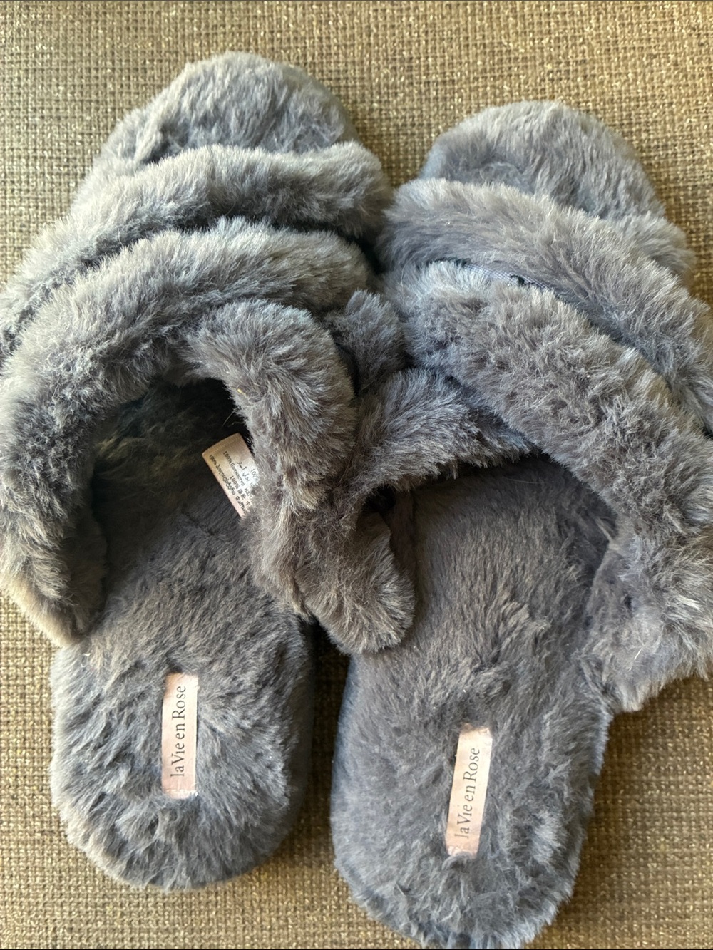 La Vie En Rose Plush Gray Faux-Fur Slide Slippers for Women